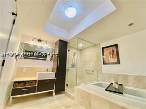 218 SE 14th St #2004, Miami FL 33131