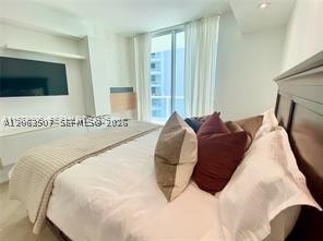 218 SE 14th St #2004, Miami FL 33131