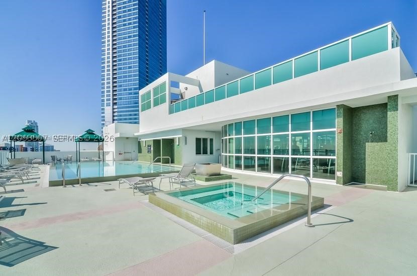 218 SE 14th St #2004, Miami FL 33131
