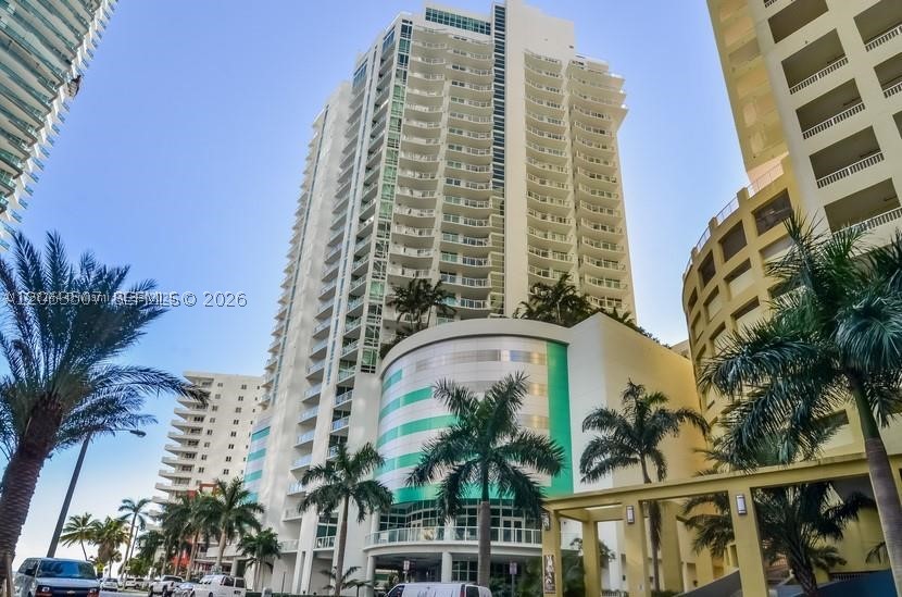 218 SE 14th St #2004, Miami FL 33131