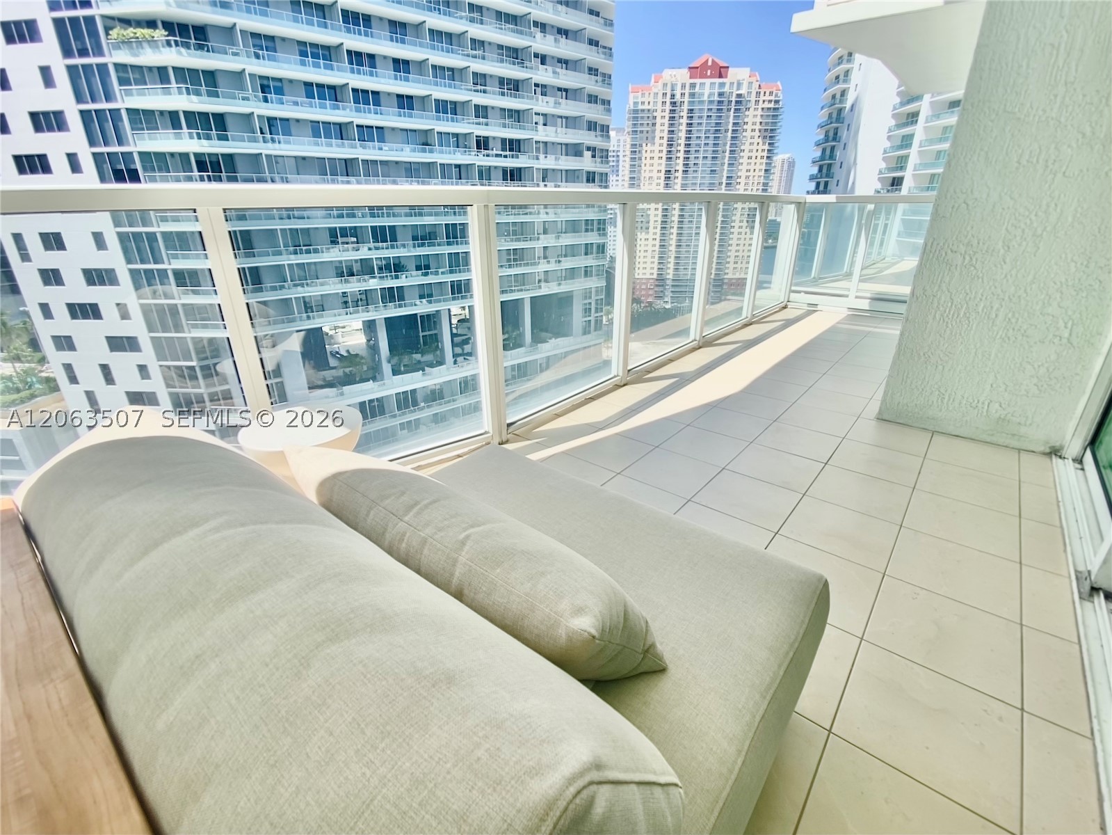 218 SE 14th St #2004, Miami FL 33131