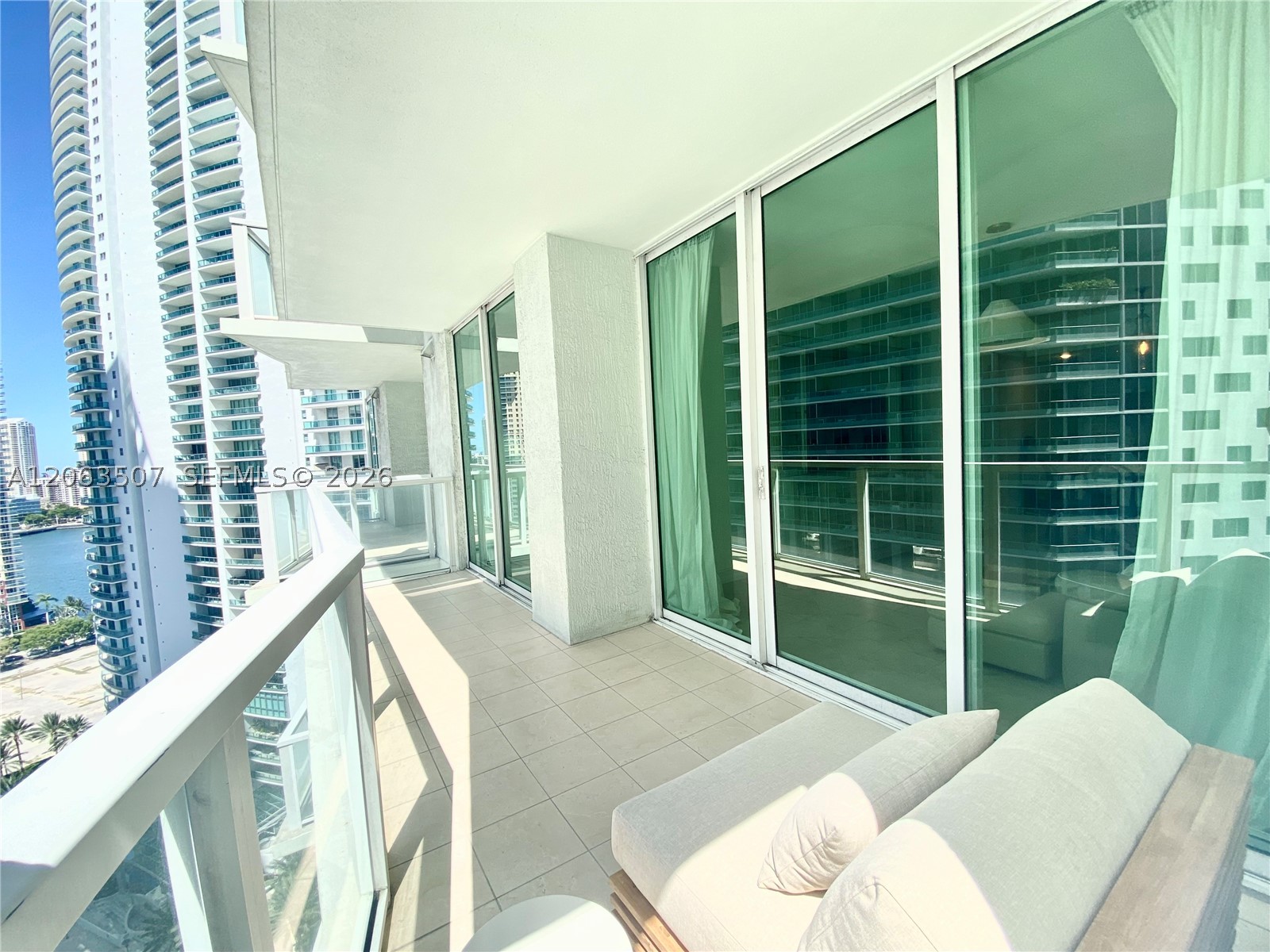 218 SE 14th St #2004, Miami FL 33131