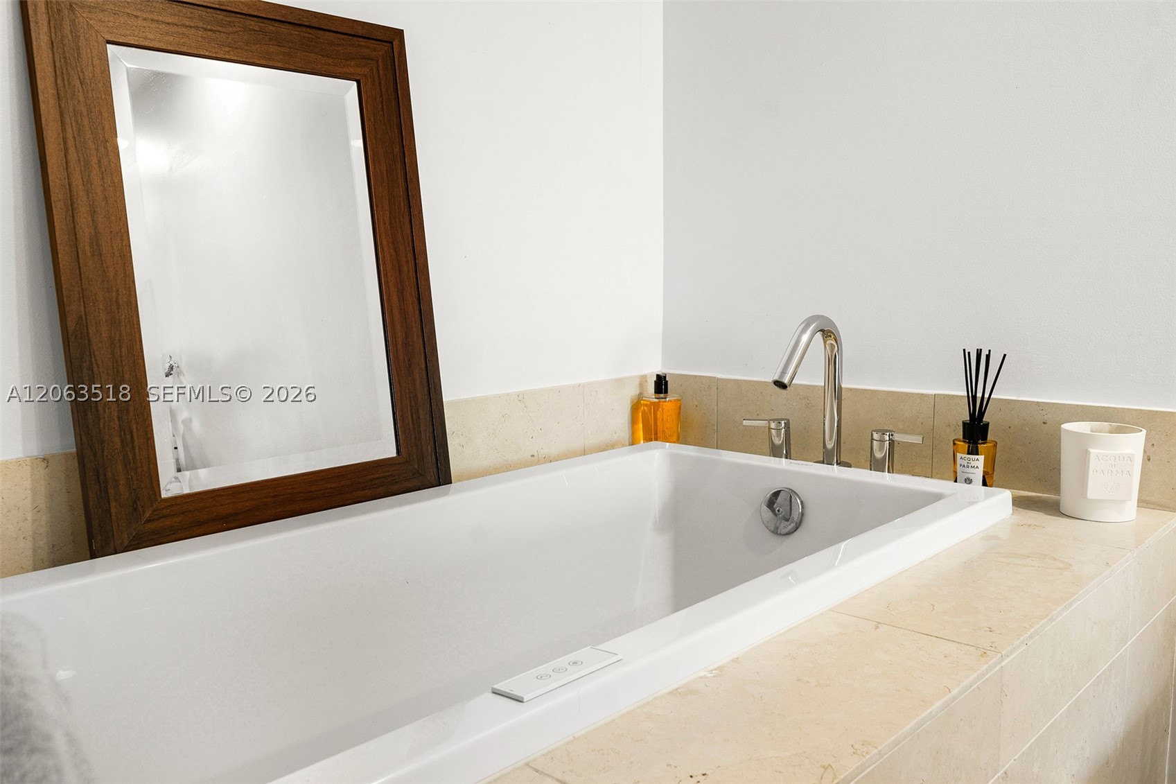 495 Brickell Ave #1802, Miami FL 33131