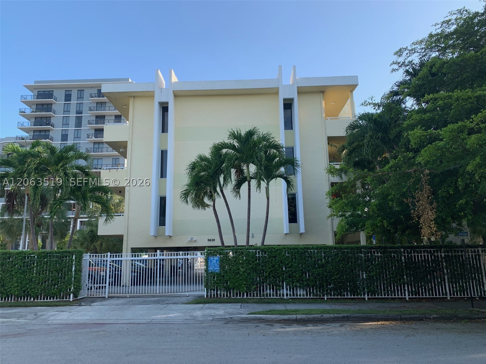 5839 SW 74th Ter #201, South Miami FL 33143