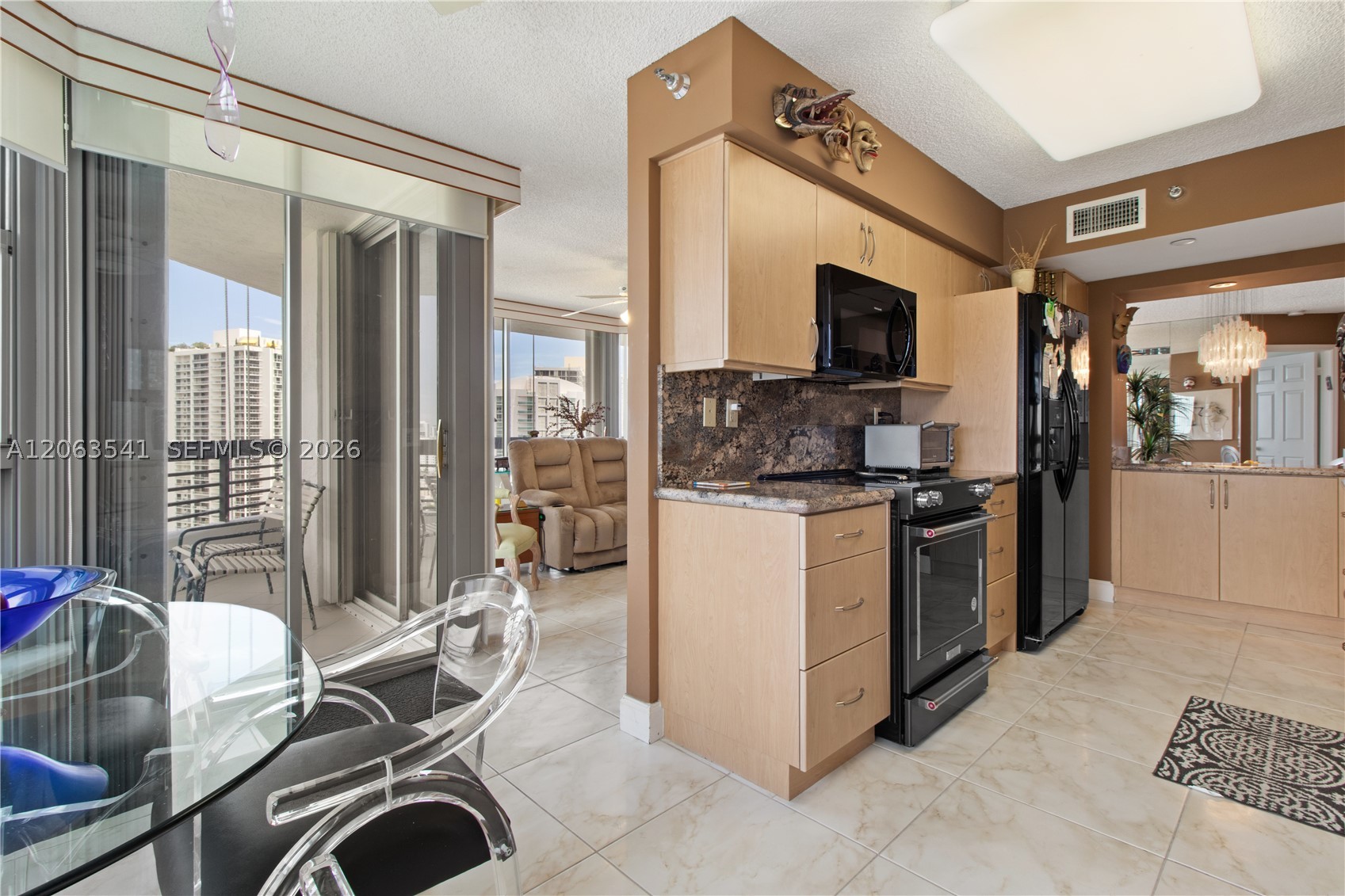 3500 Mystic Pointe Dr #2204, Aventura FL 33180