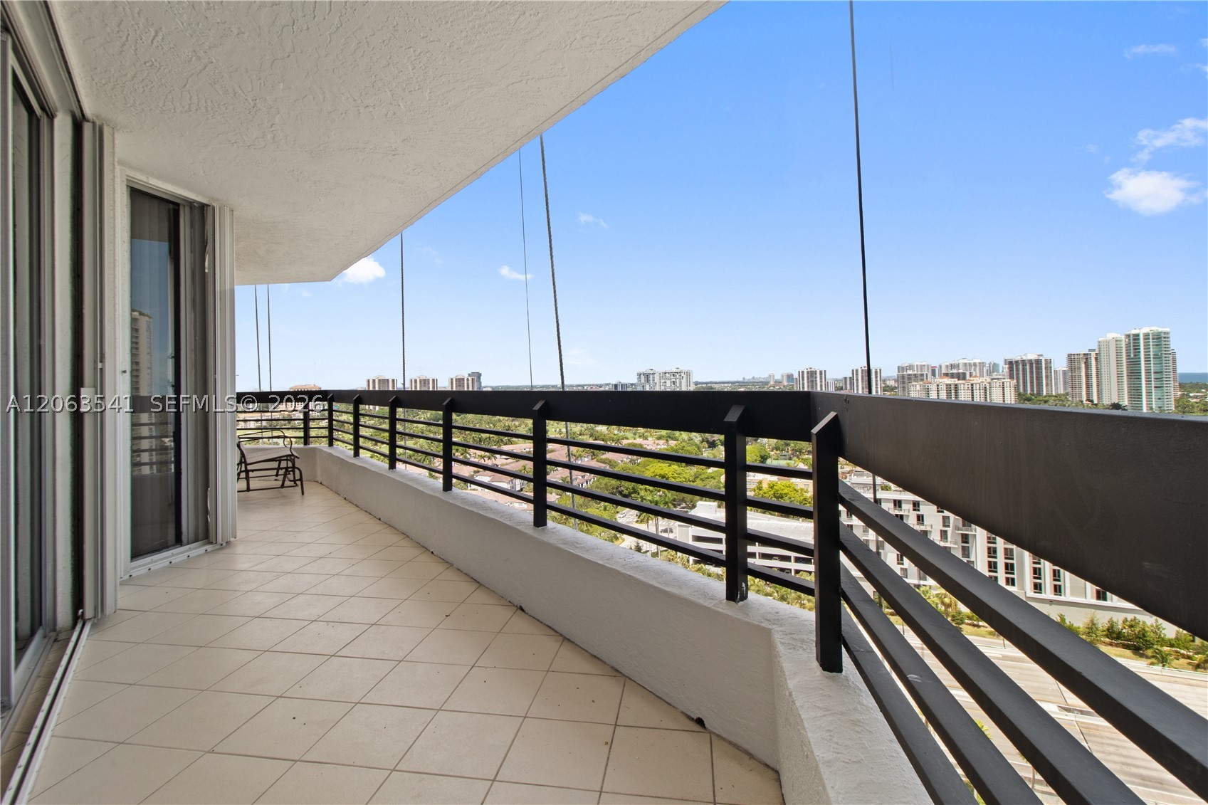3500 Mystic Pointe Dr #2204, Aventura FL 33180
