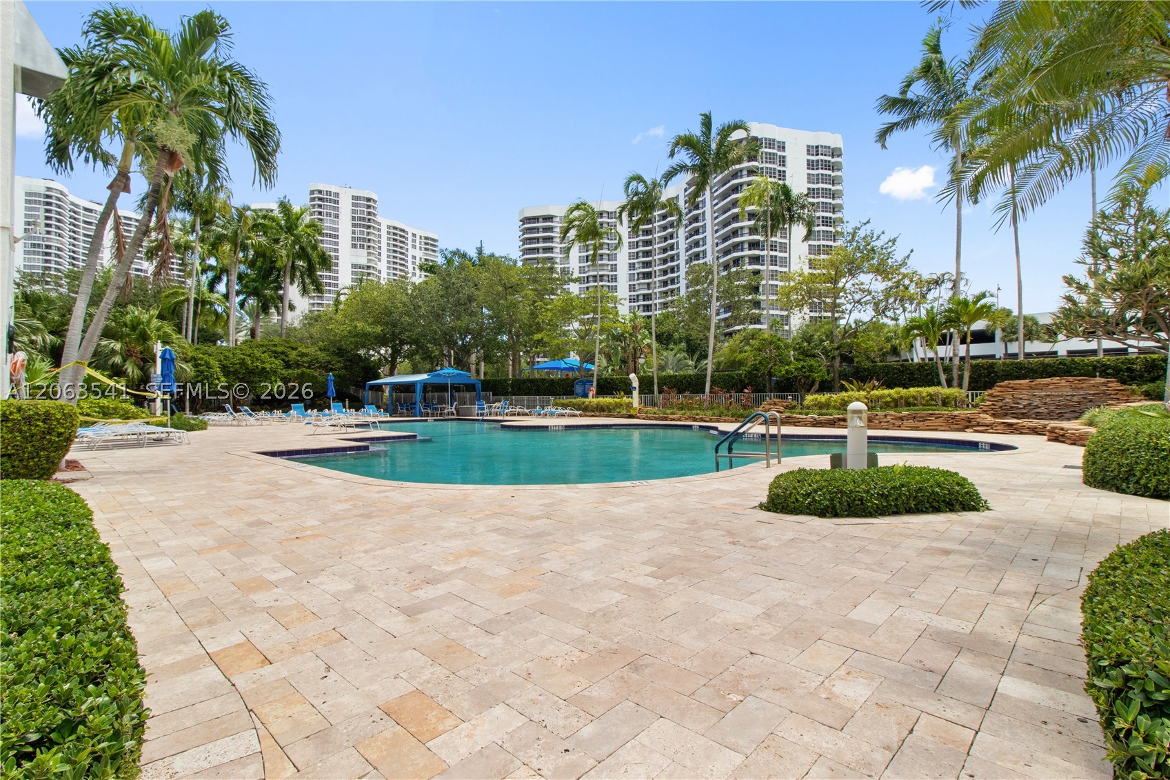 3500 Mystic Pointe Dr #2204, Aventura FL 33180