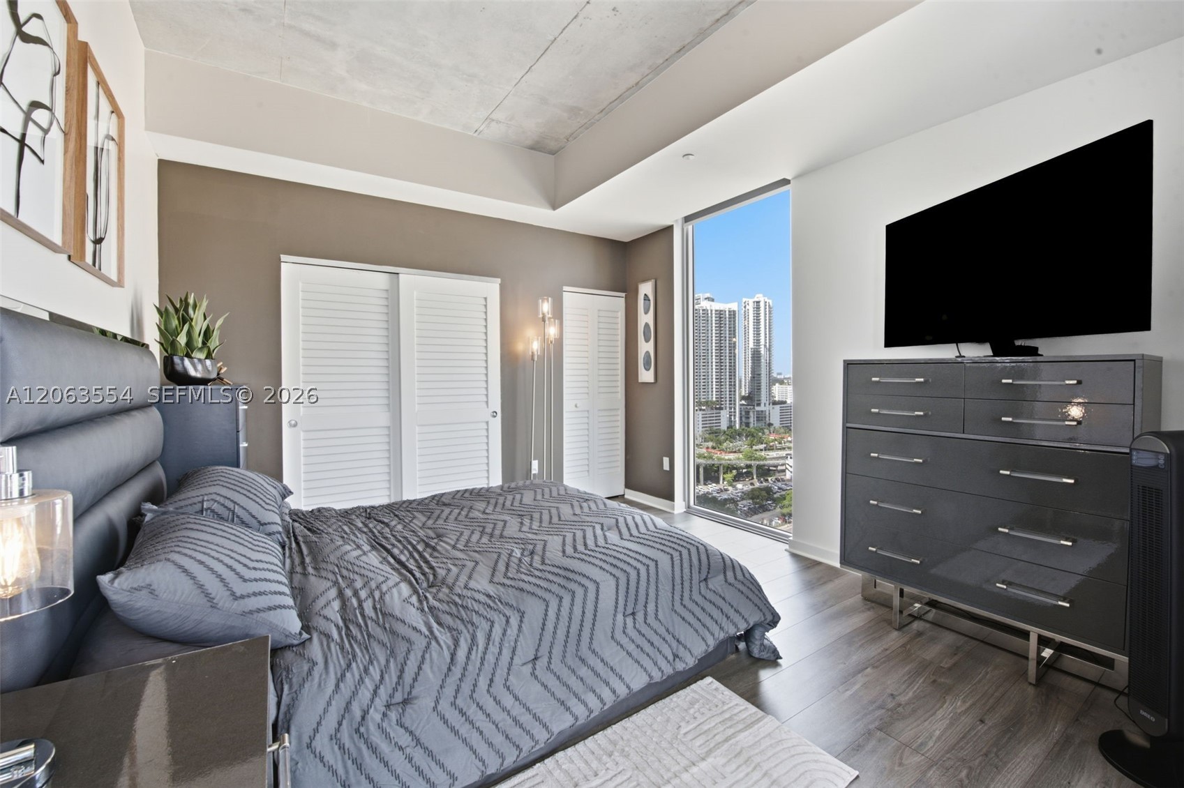 151 SE 1st St #1910, Miami FL 33131