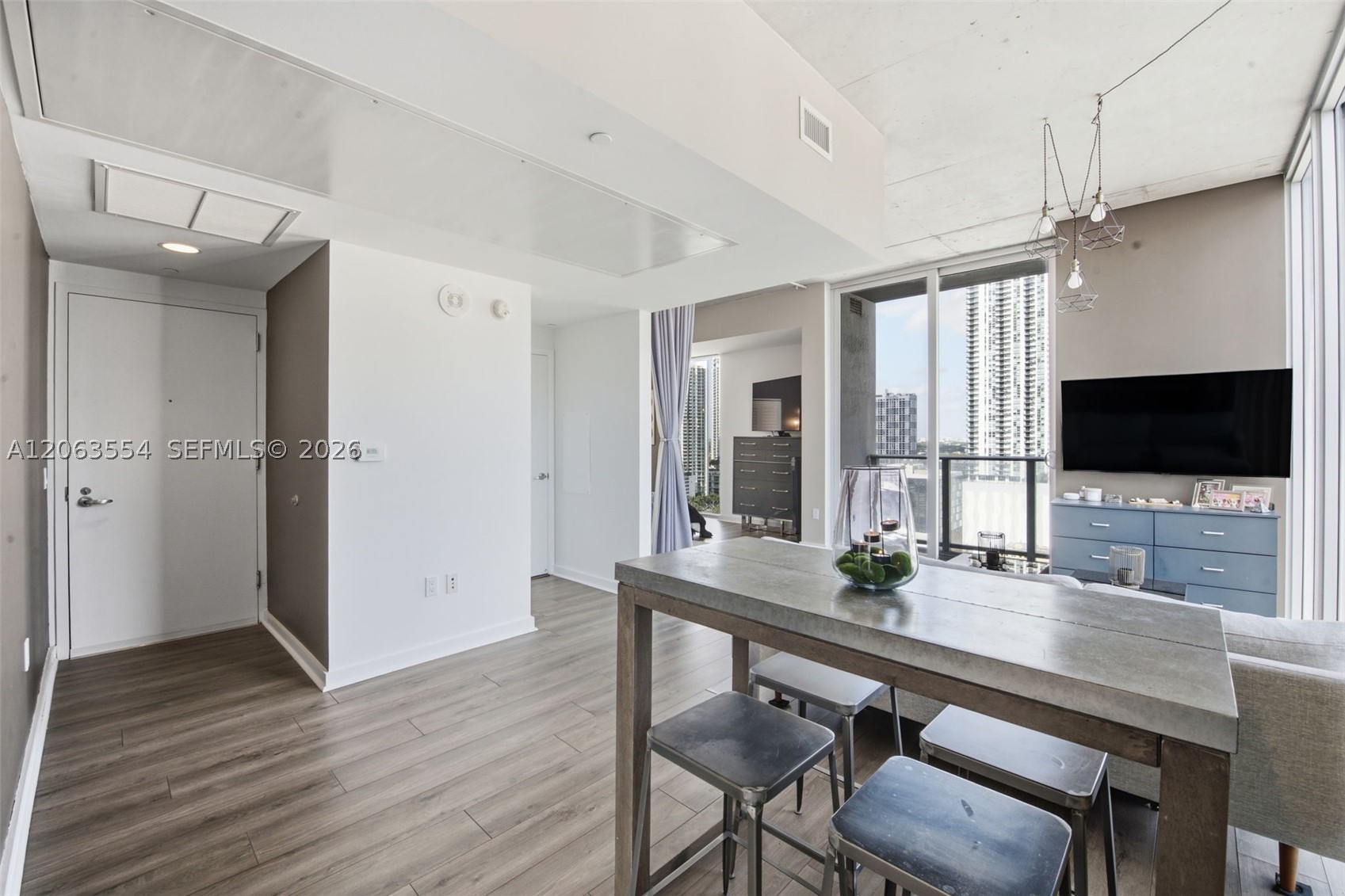 151 SE 1st St #1910, Miami FL 33131