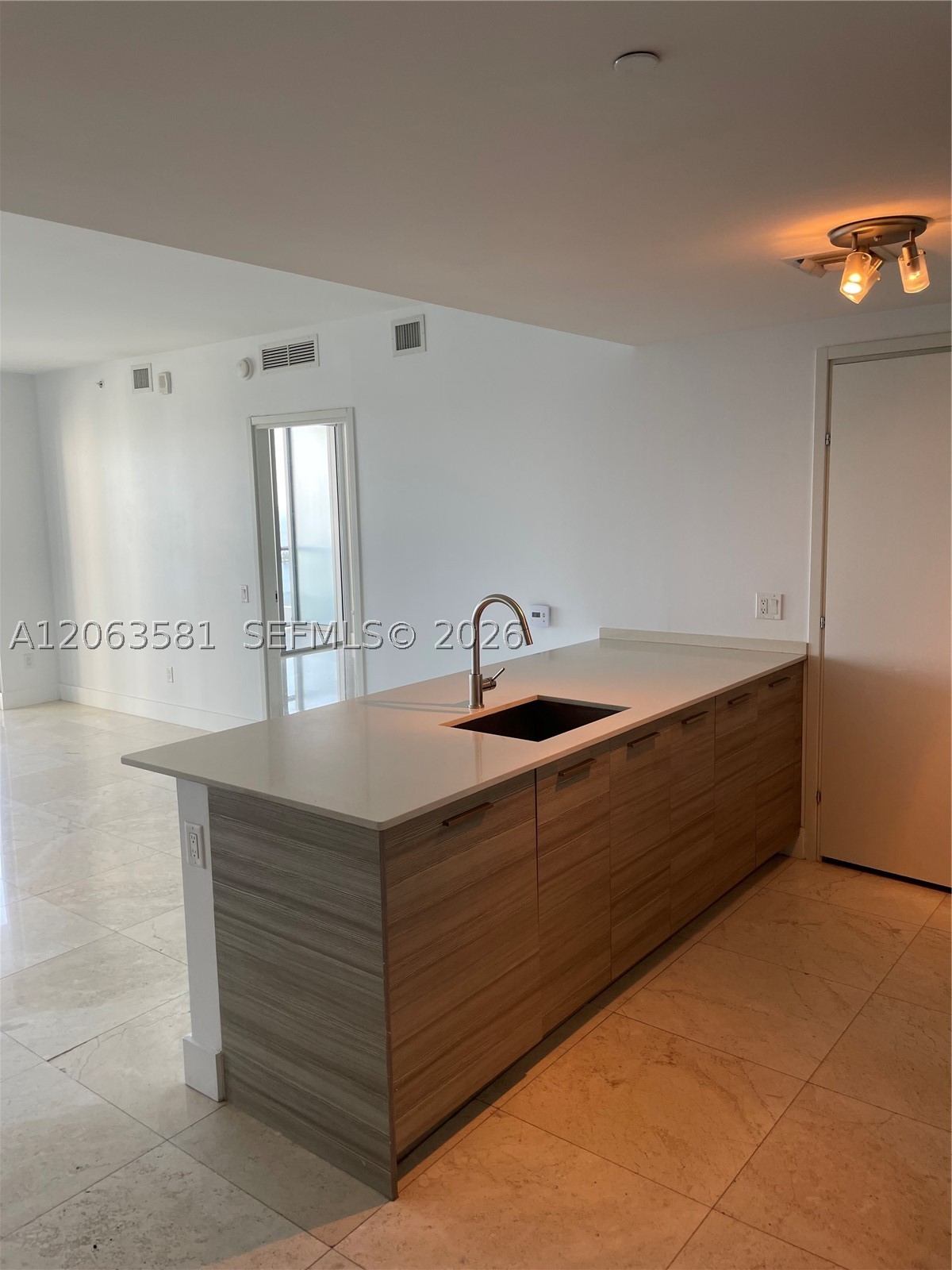 1300 Brickell Bay Dr #3204, Miami FL 33131