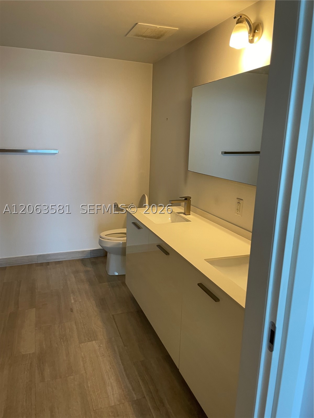 1300 Brickell Bay Dr #3204, Miami FL 33131
