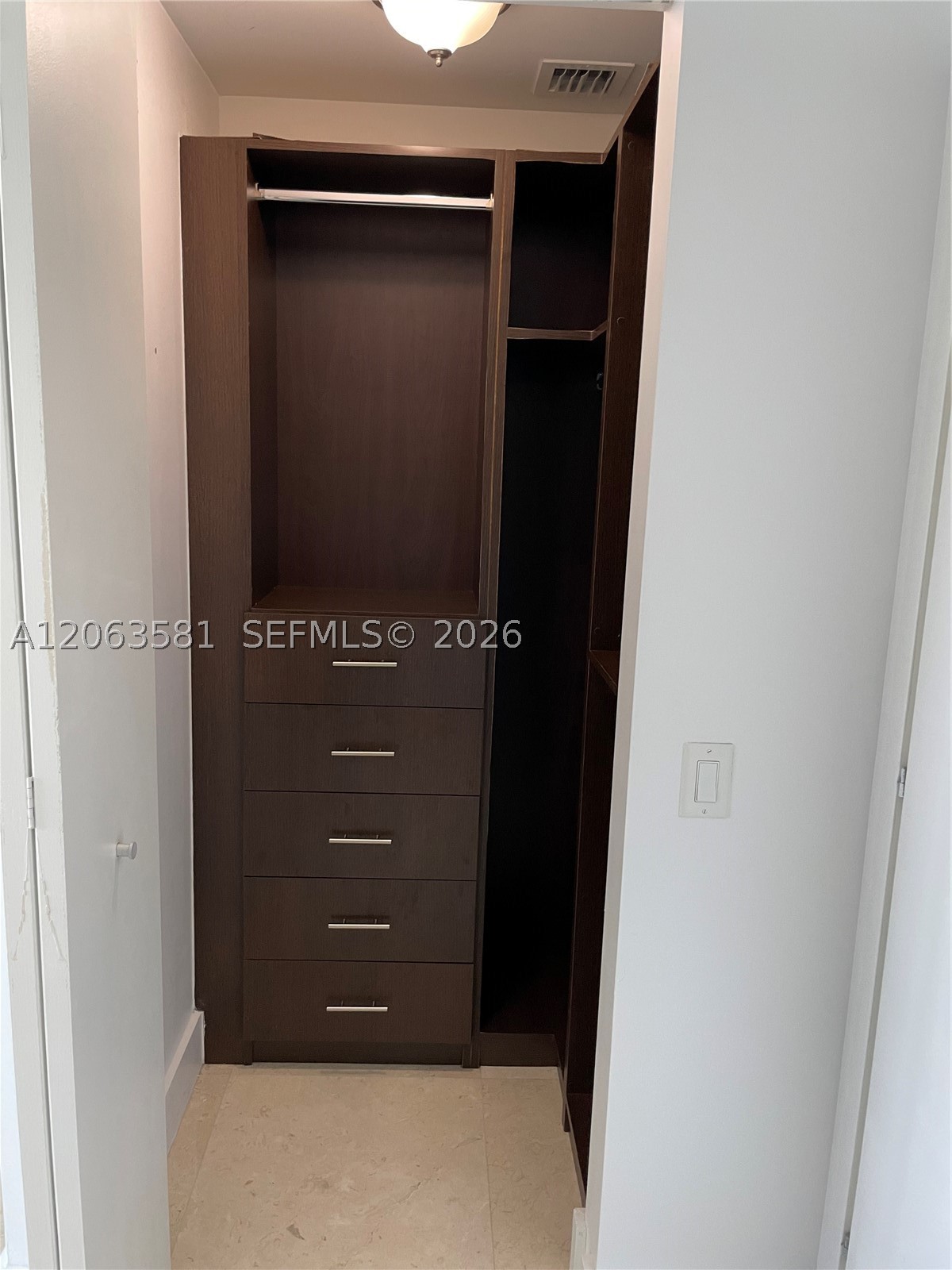 1300 Brickell Bay Dr #3204, Miami FL 33131