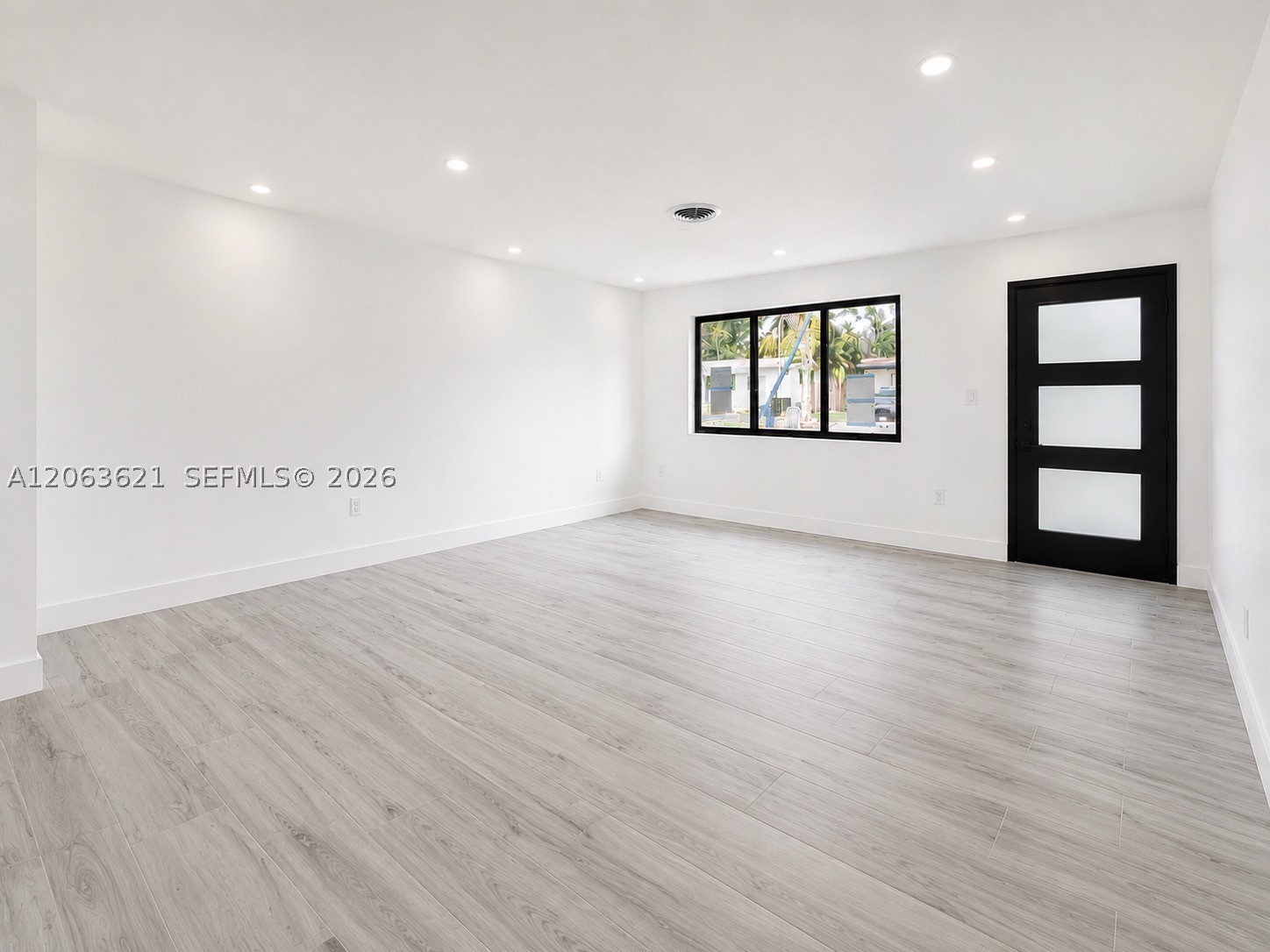 1141 NE 166th St, North Miami Beach FL 33162