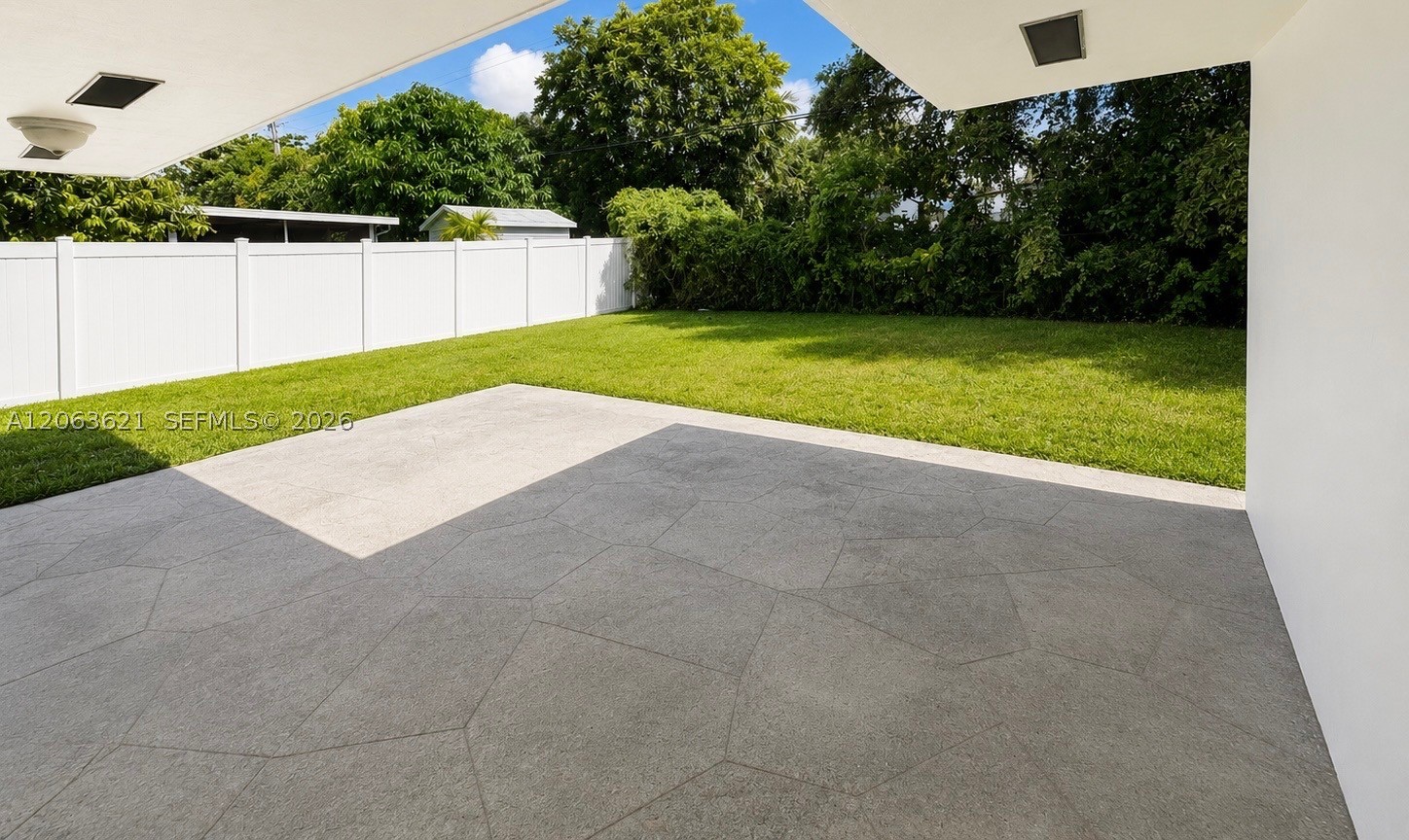 1141 NE 166th St, North Miami Beach FL 33162