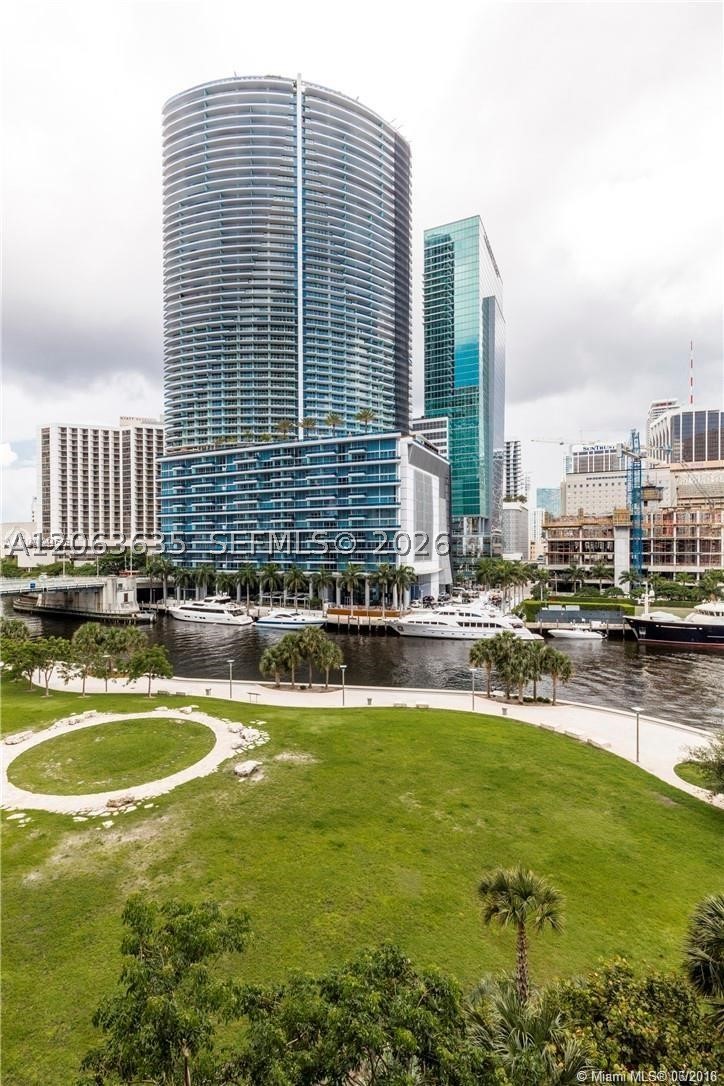 465 Brickell Ave #604, Miami FL 33131