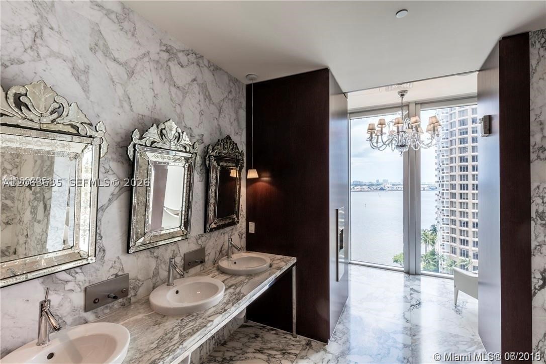 465 Brickell Ave #604, Miami FL 33131