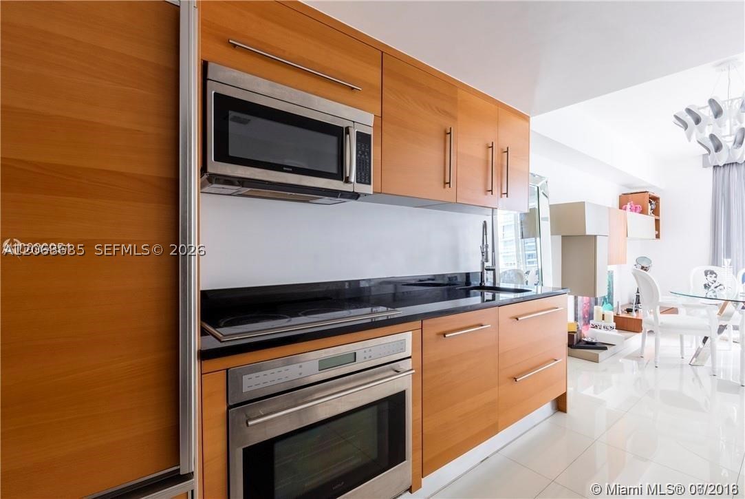465 Brickell Ave #604, Miami FL 33131