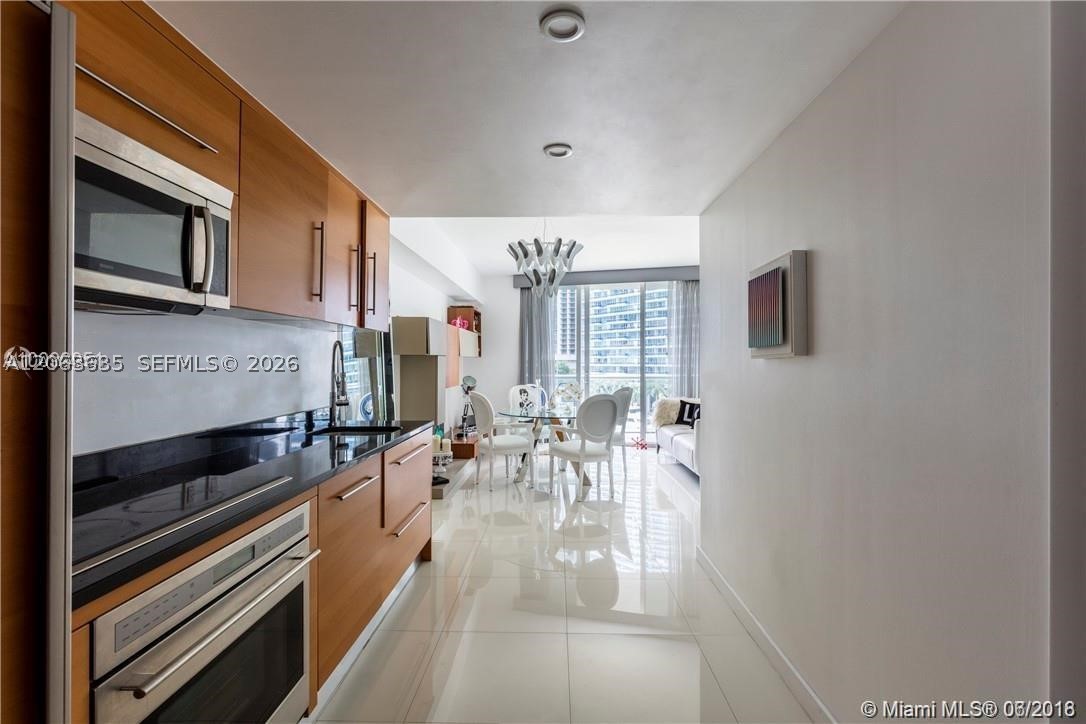 465 Brickell Ave #604, Miami FL 33131