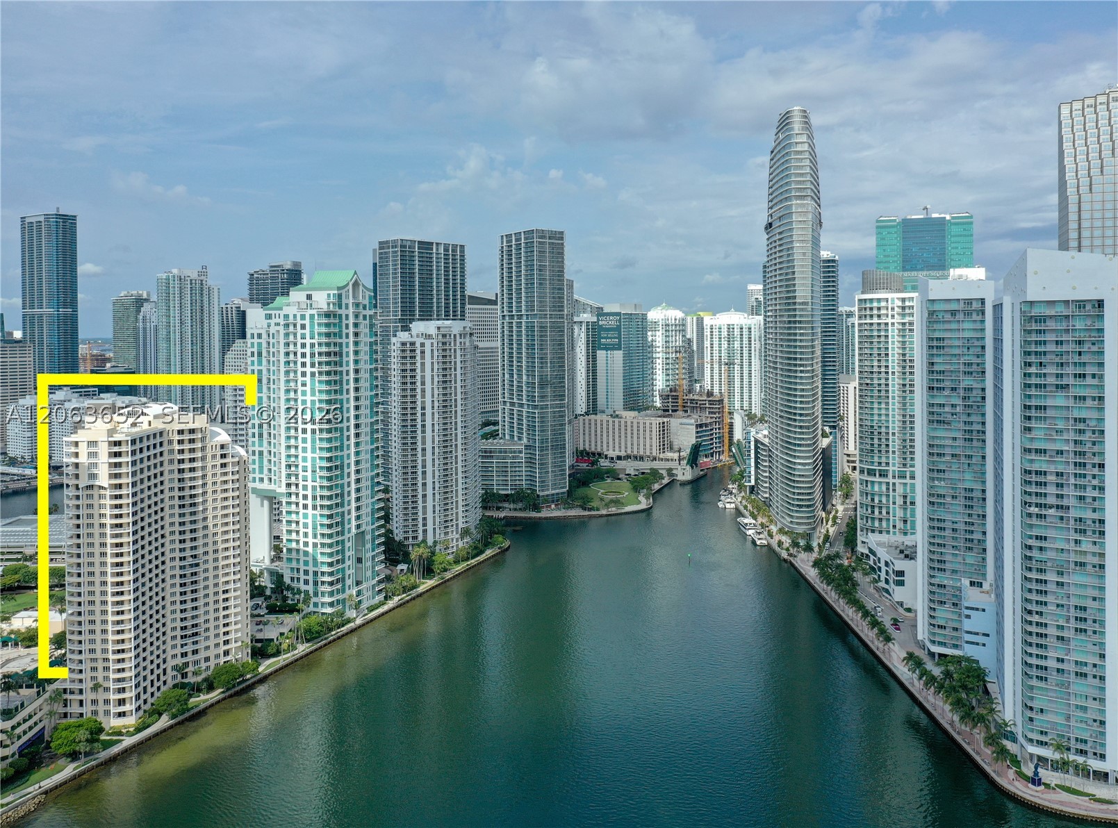 888 Brickell Key Dr #512, Miami FL 33131
