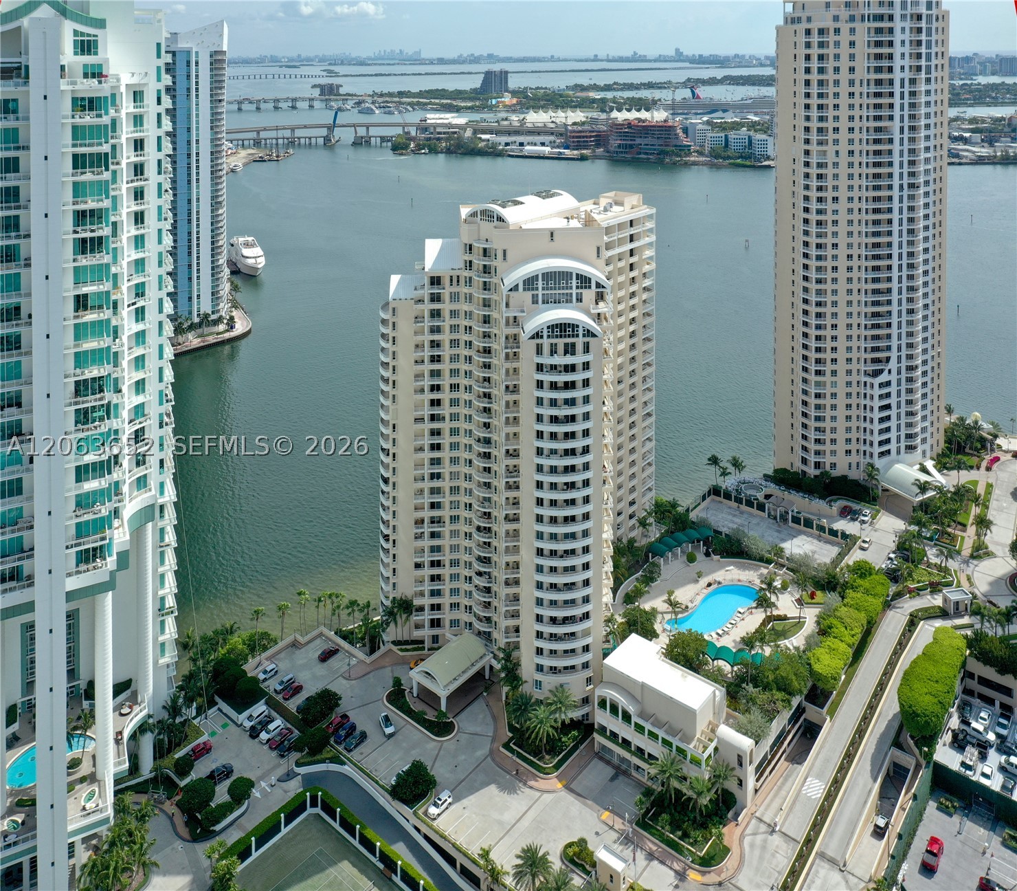 888 Brickell Key Dr #512, Miami FL 33131