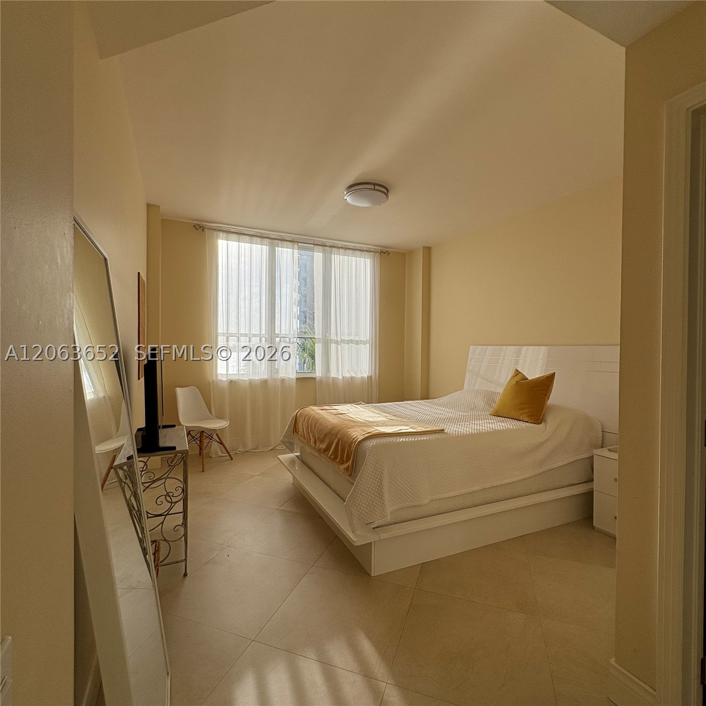 888 Brickell Key Dr #512, Miami FL 33131