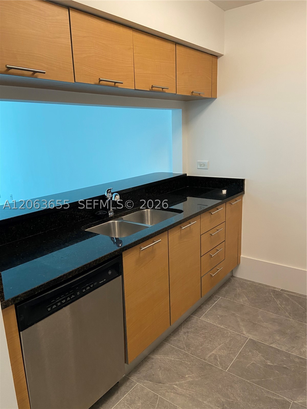 31 SE 5th St #2103, Miami FL 33131