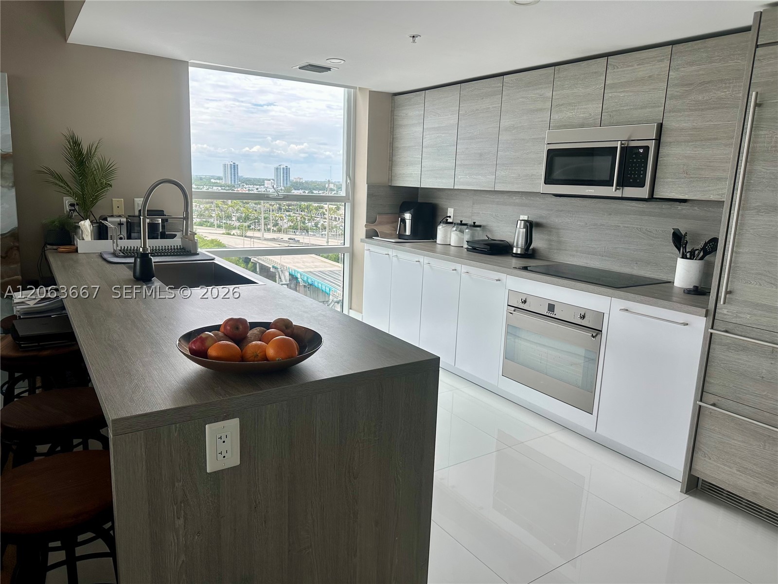 400 Sunny Isles Blvd #1401, Sunny Isles Beach FL 33160