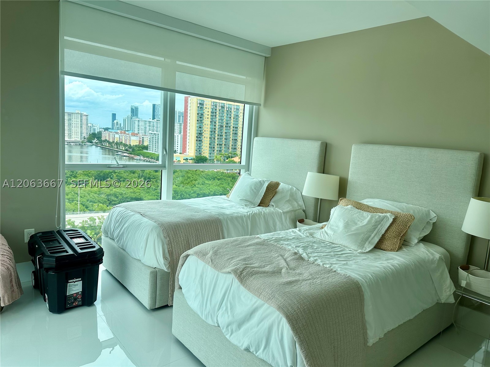 400 Sunny Isles Blvd #1401, Sunny Isles Beach FL 33160
