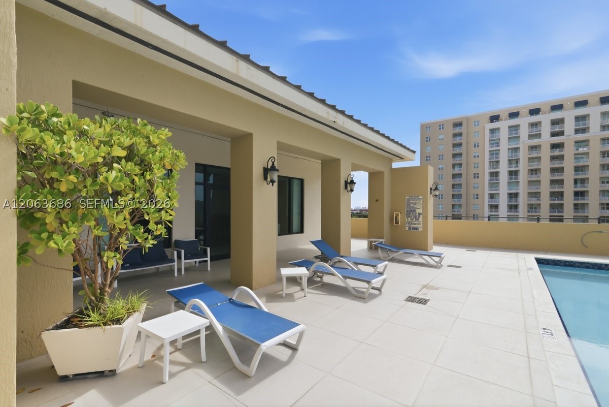 4242 NW 2nd St #807, Miami FL 33126