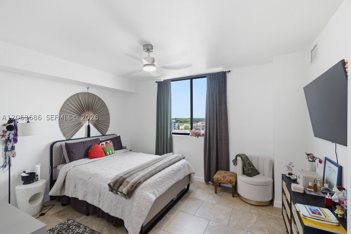 4242 NW 2nd St #807, Miami FL 33126