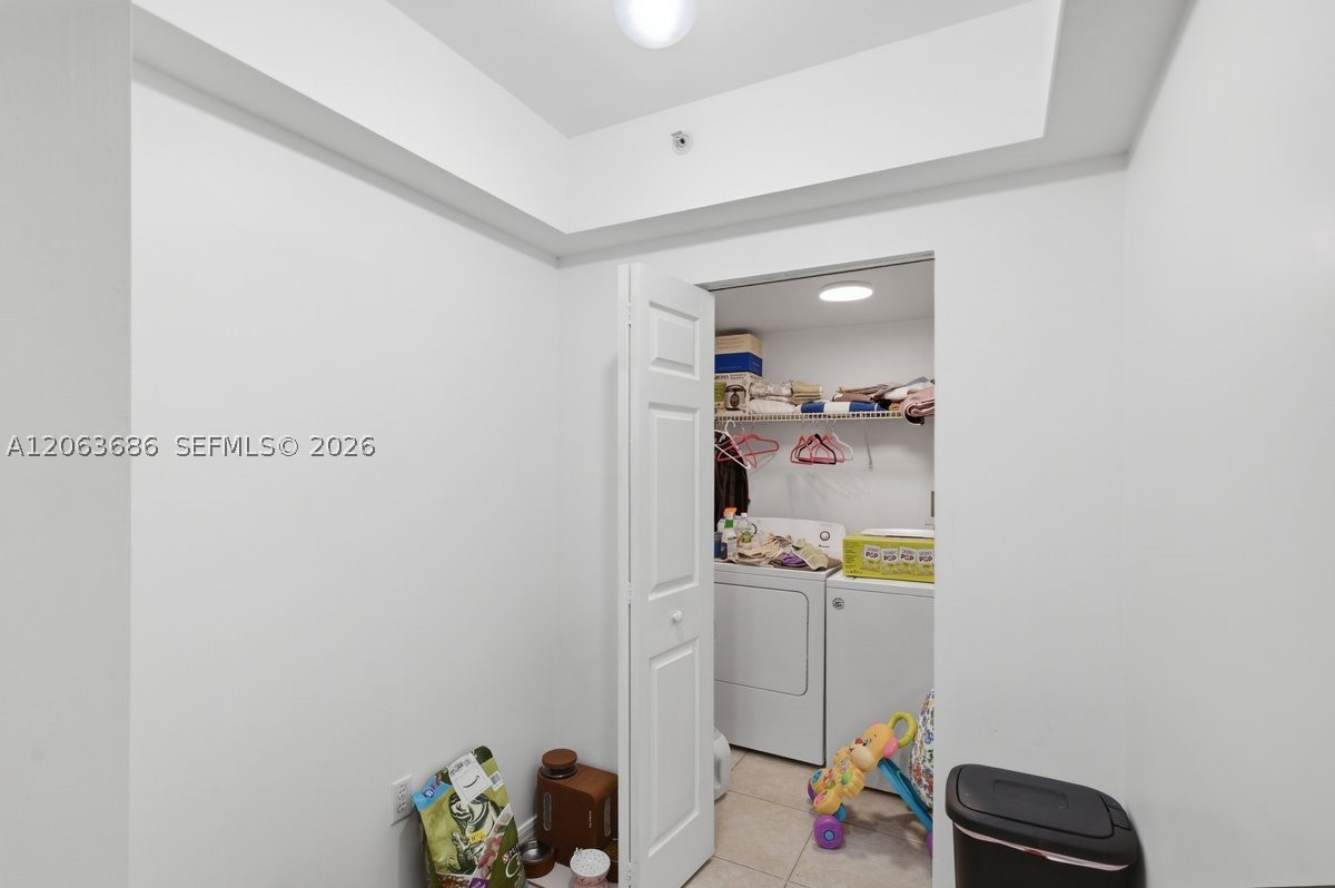 4242 NW 2nd St #807, Miami FL 33126