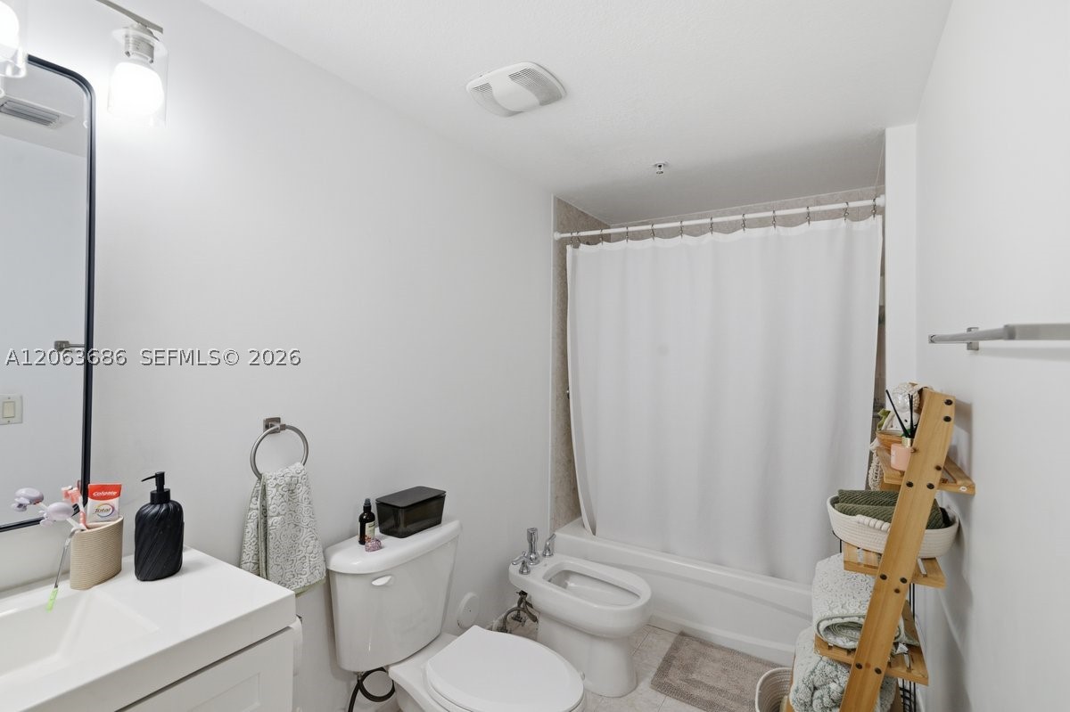 4242 NW 2nd St #807, Miami FL 33126