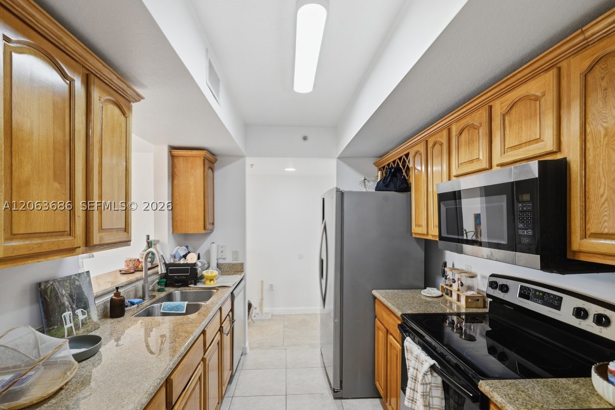 4242 NW 2nd St #807, Miami FL 33126