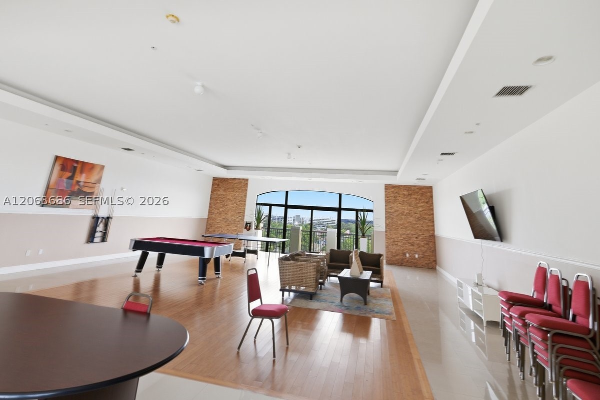 4242 NW 2nd St #807, Miami FL 33126