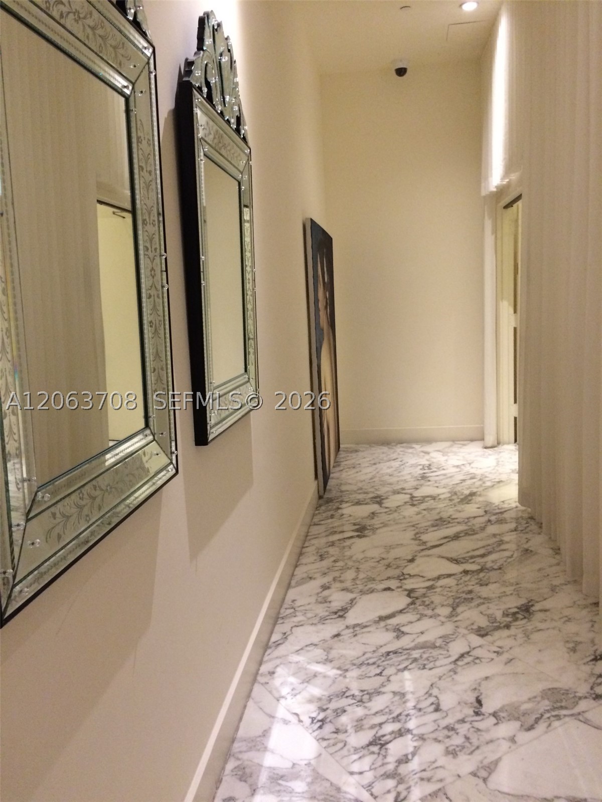 475 Brickell Ave #1814, Miami FL 33131
