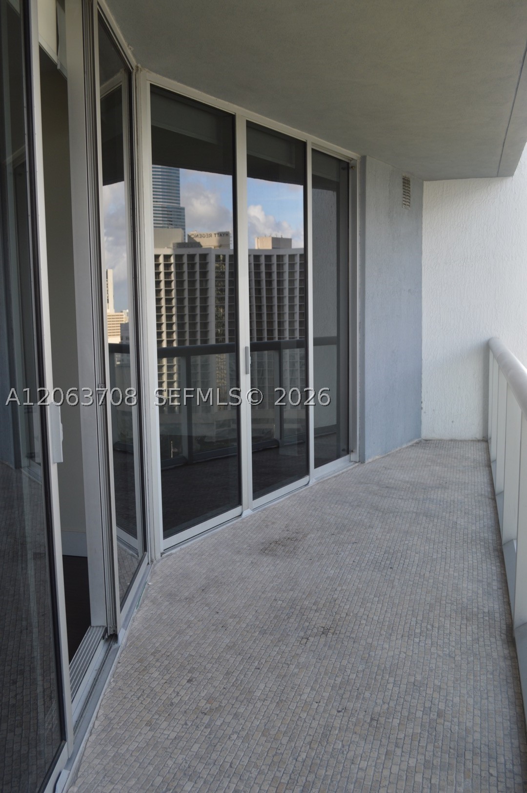 475 Brickell Ave #1814, Miami FL 33131