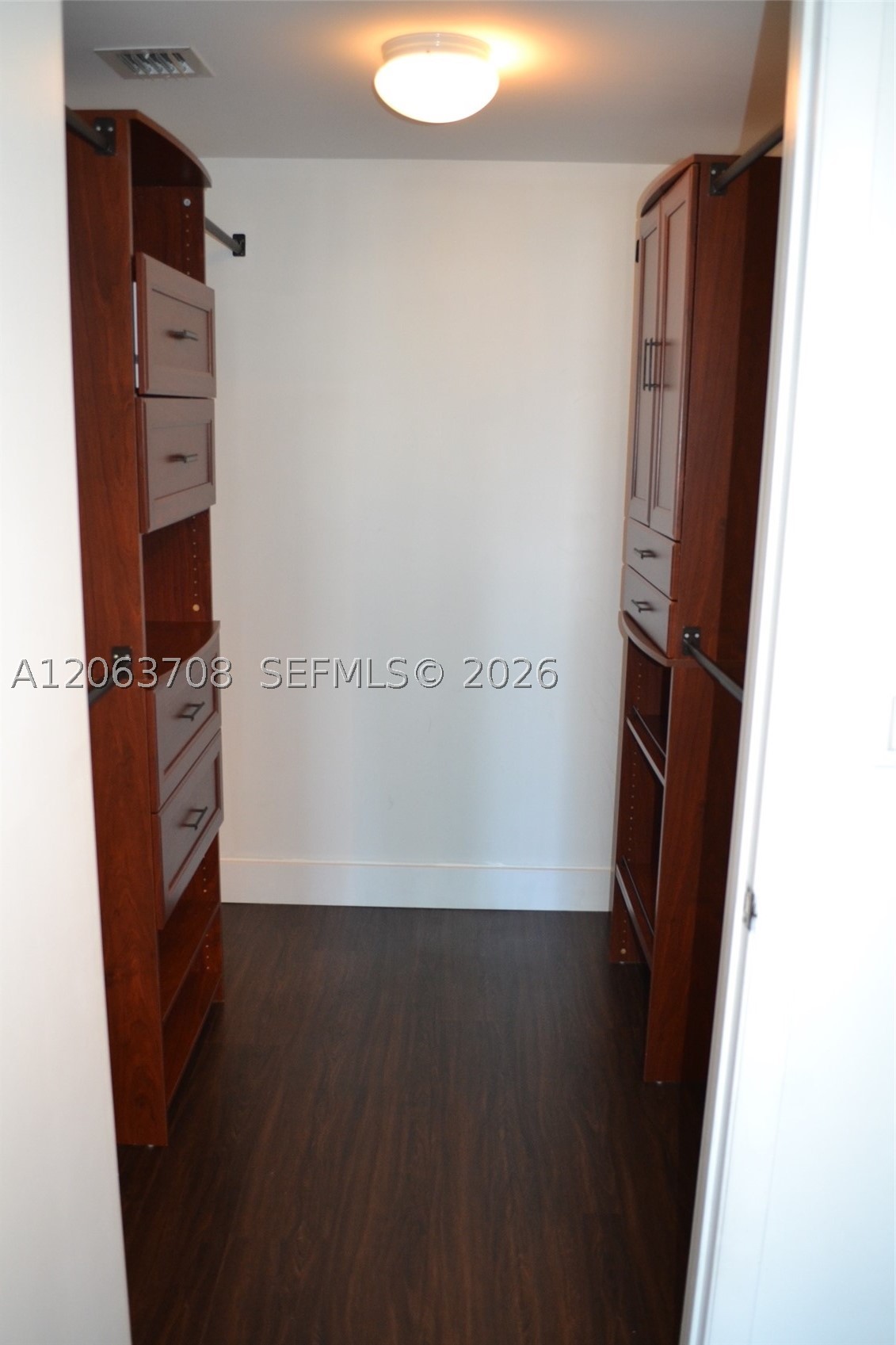 475 Brickell Ave #1814, Miami FL 33131