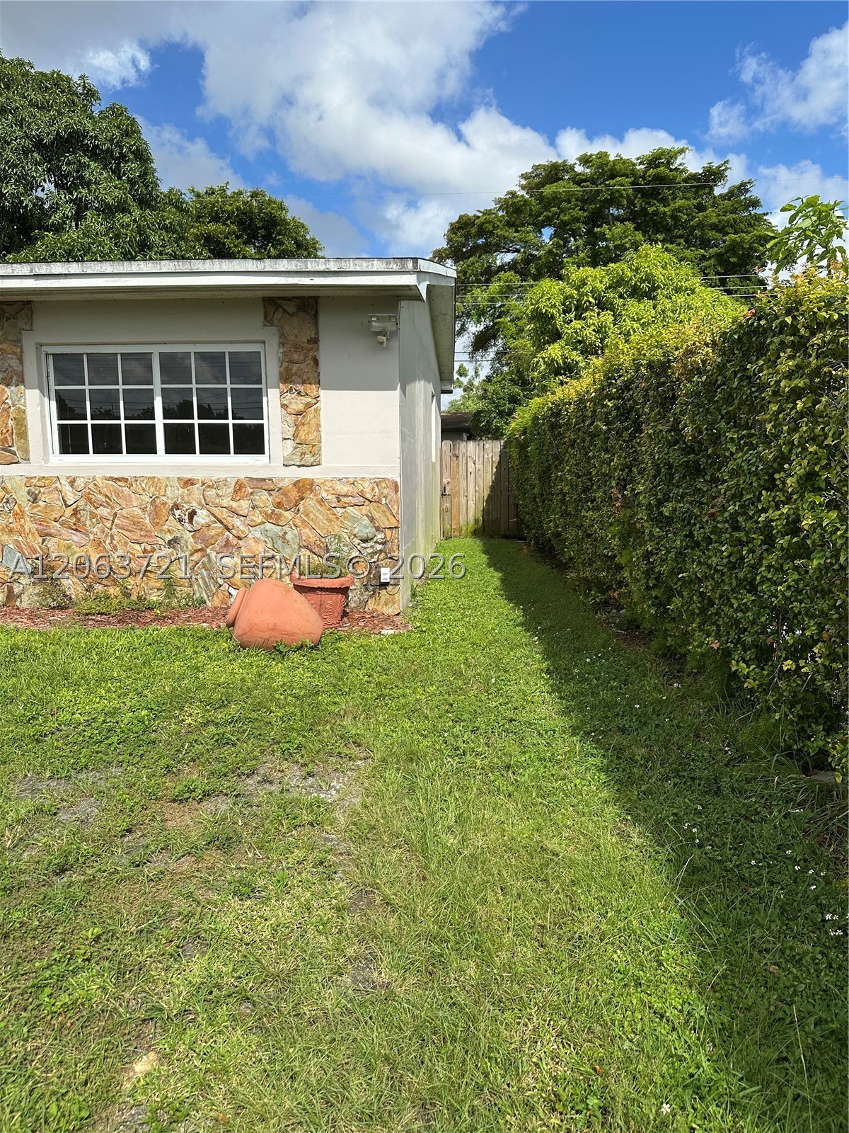 10321 SW 51st St, Miami FL 33165