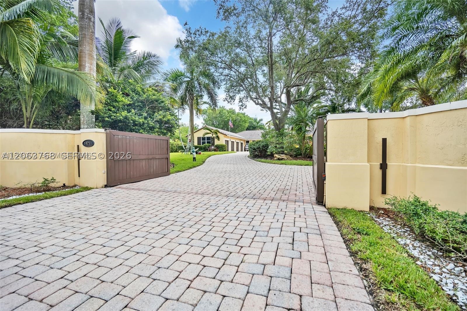 14211 Sunset Ln, Southwest Ranches FL 33330