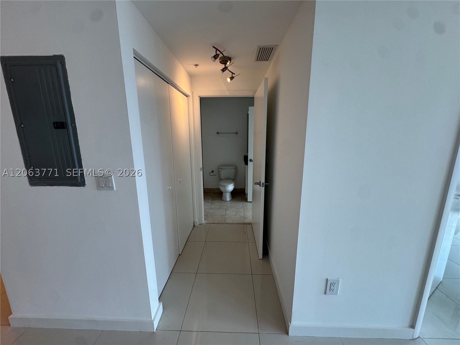 90 SW 3rd St #2314, Miami FL 33130