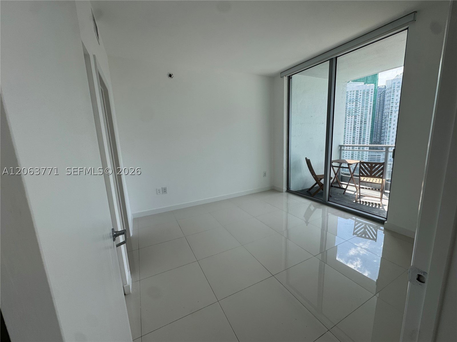 90 SW 3rd St #2314, Miami FL 33130