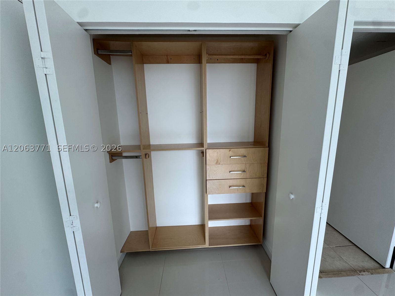 90 SW 3rd St #2314, Miami FL 33130