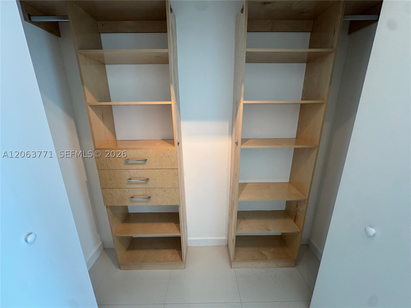 90 SW 3rd St #2314, Miami FL 33130