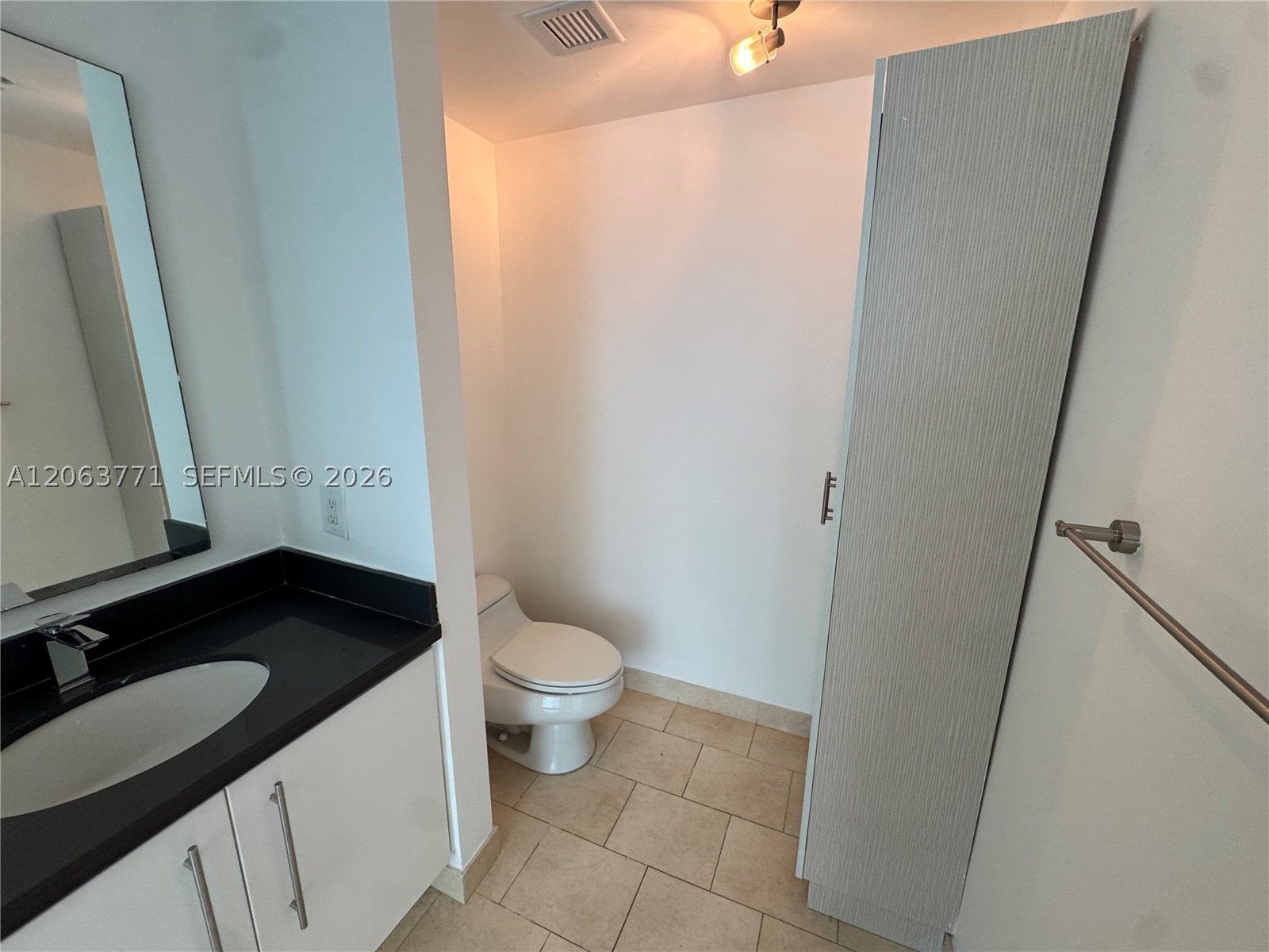 90 SW 3rd St #2314, Miami FL 33130