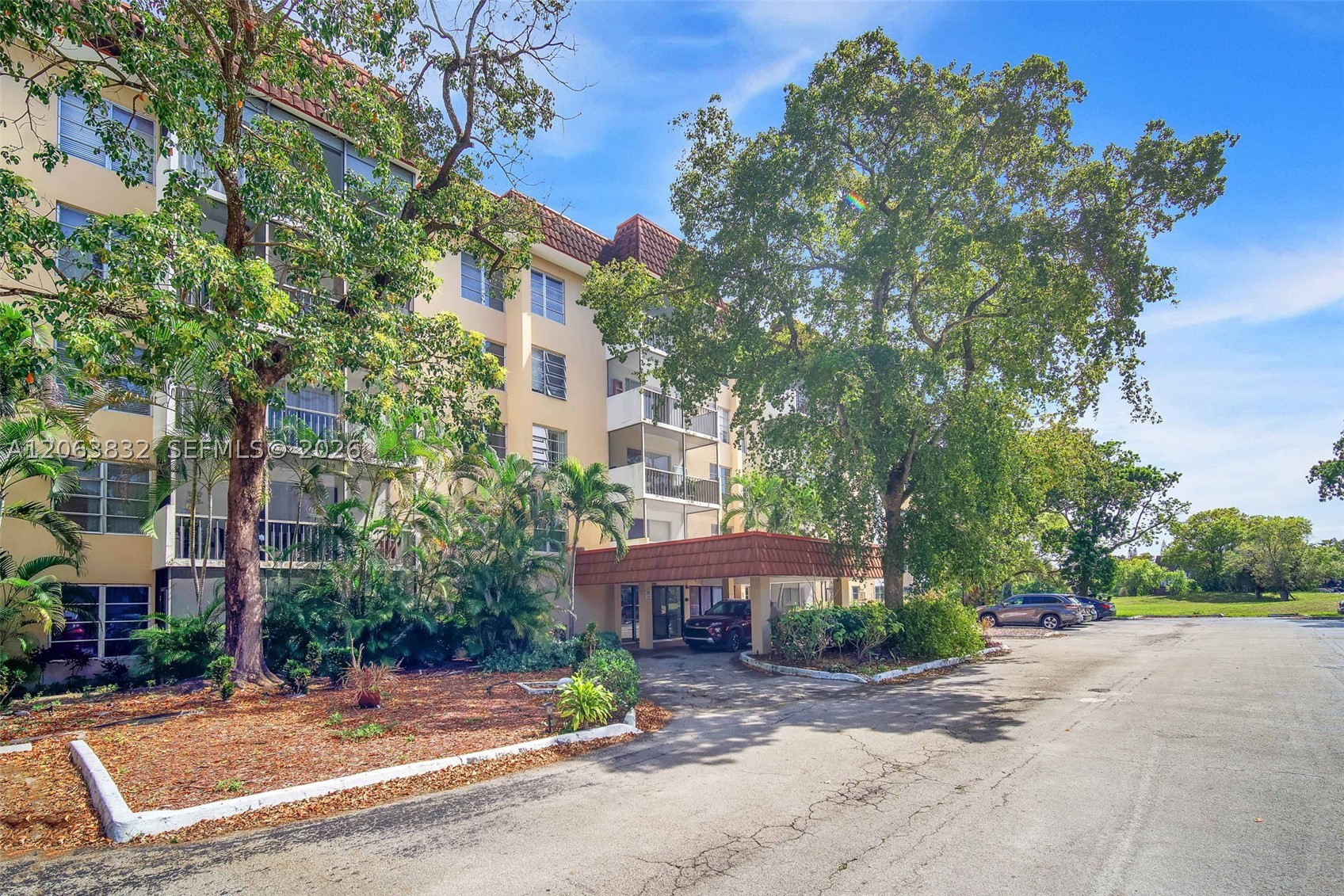 4160 Inverrary Dr #308, Lauderhill FL 33319