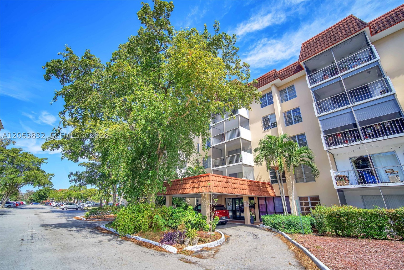 4160 Inverrary Dr #308, Lauderhill FL 33319