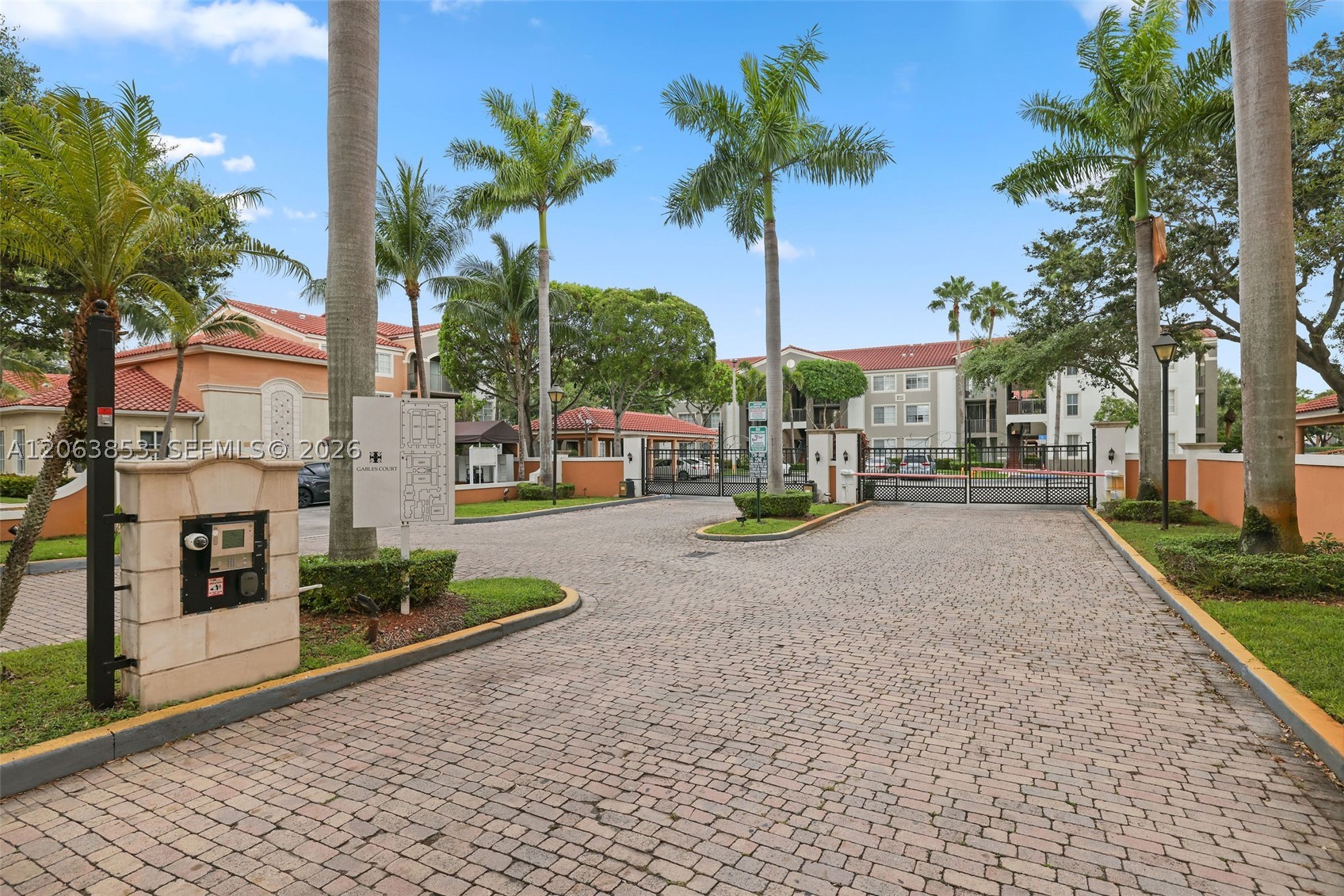6831 SW 44th St #205, Miami FL 33155