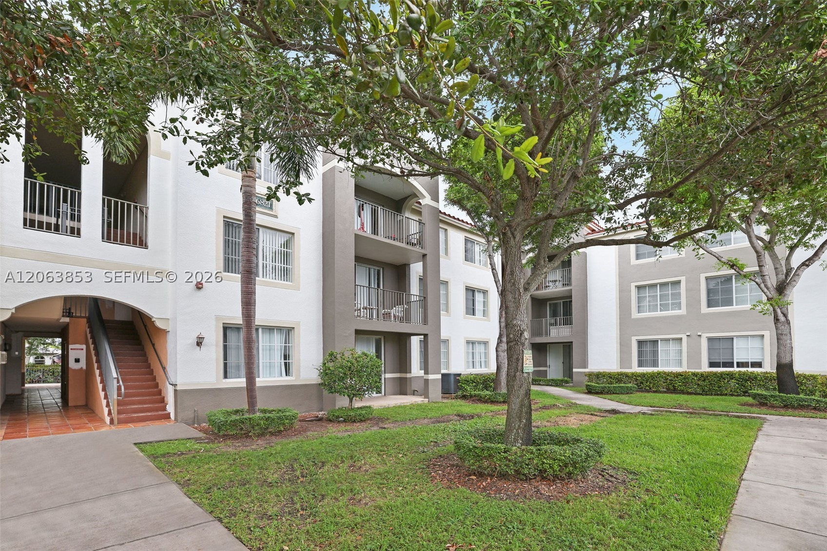 6831 SW 44th St #205, Miami FL 33155