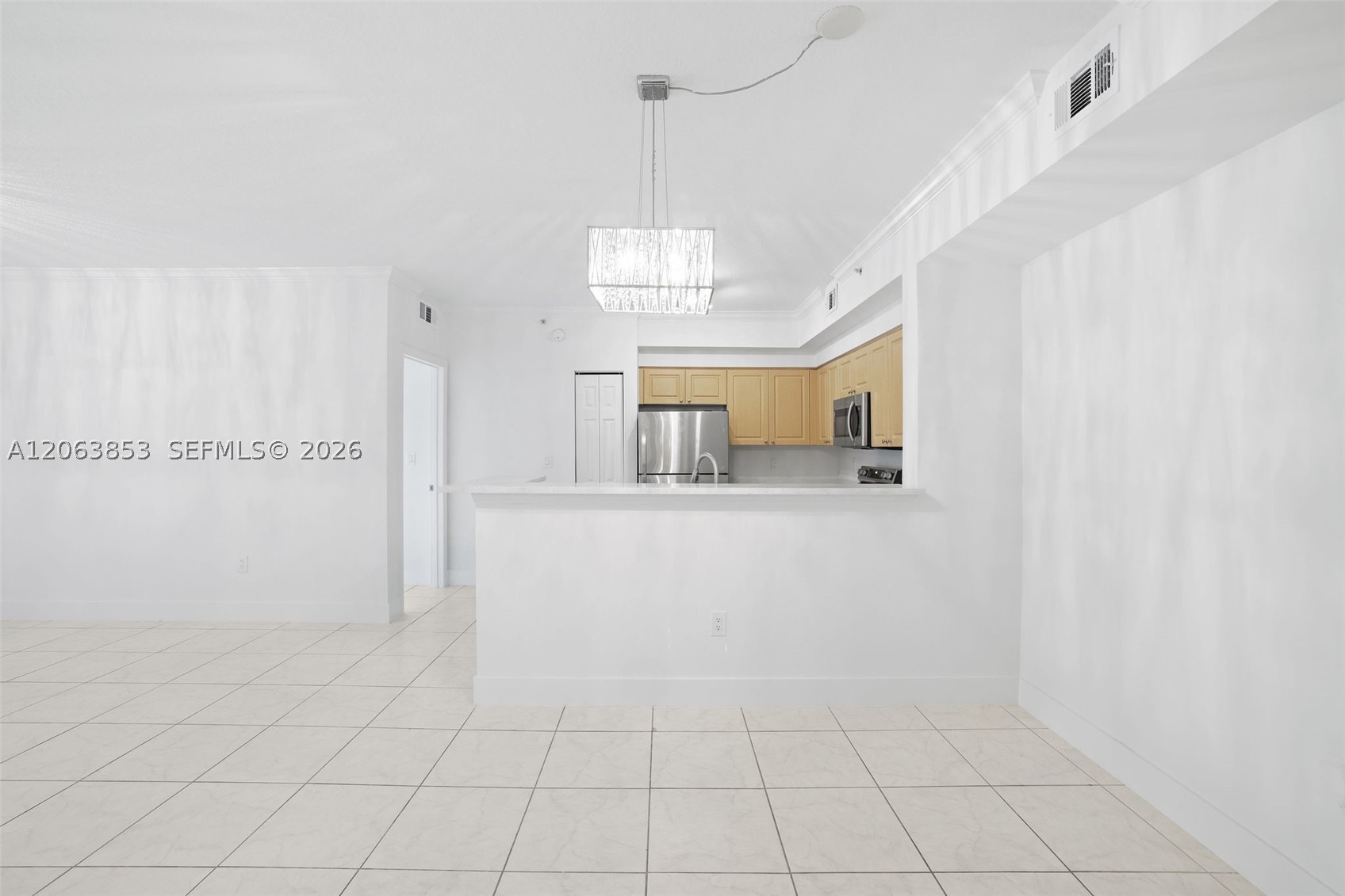 6831 SW 44th St #205, Miami FL 33155