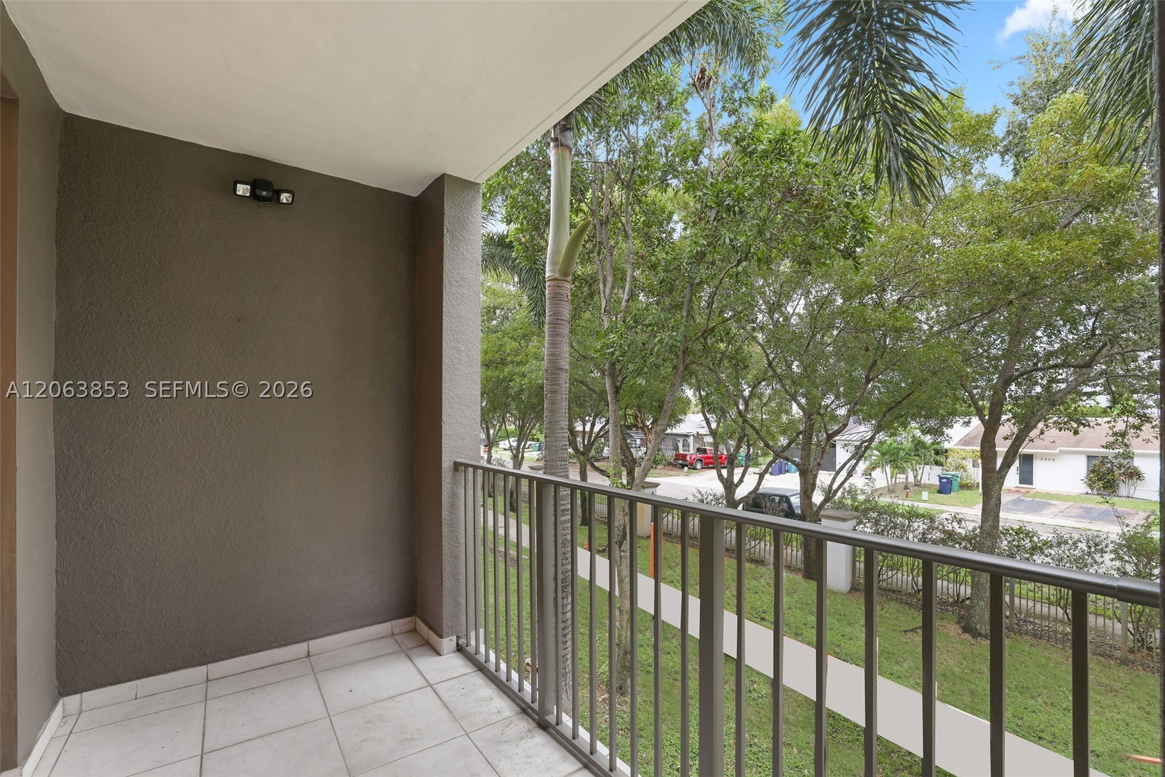 6831 SW 44th St #205, Miami FL 33155